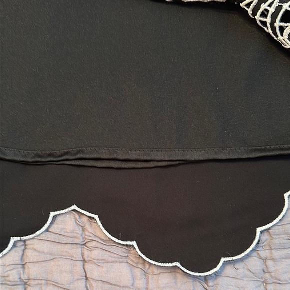 White House Black Market Elegant Black and White Sleeveless Top size small. - Picture 9 of 12